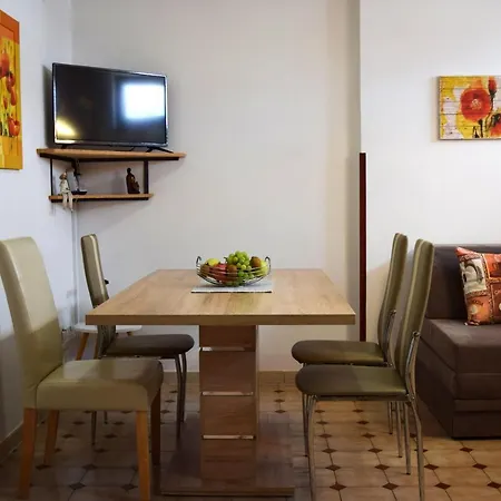 Apartmenthaus Mira Eldic アパート *