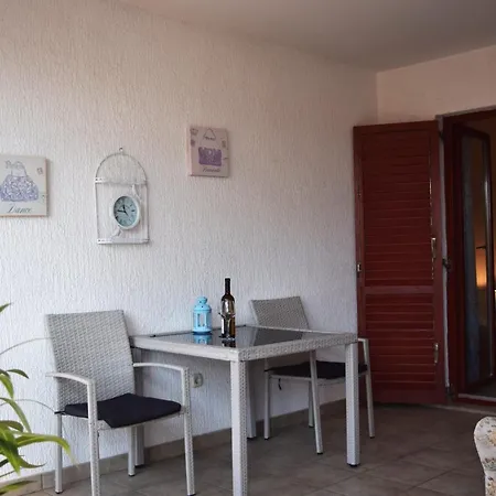 Apartmenthaus Mira Eldic アパート *