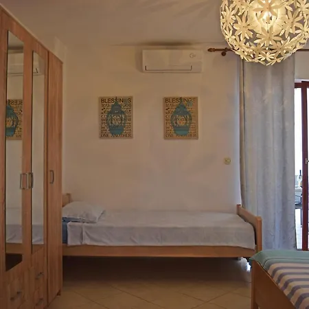 Apartmenthaus Mira Eldic アパート *